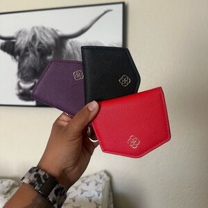 Kendra Scott
Chic Key & Card Holder Trio - Black, Red, Purple